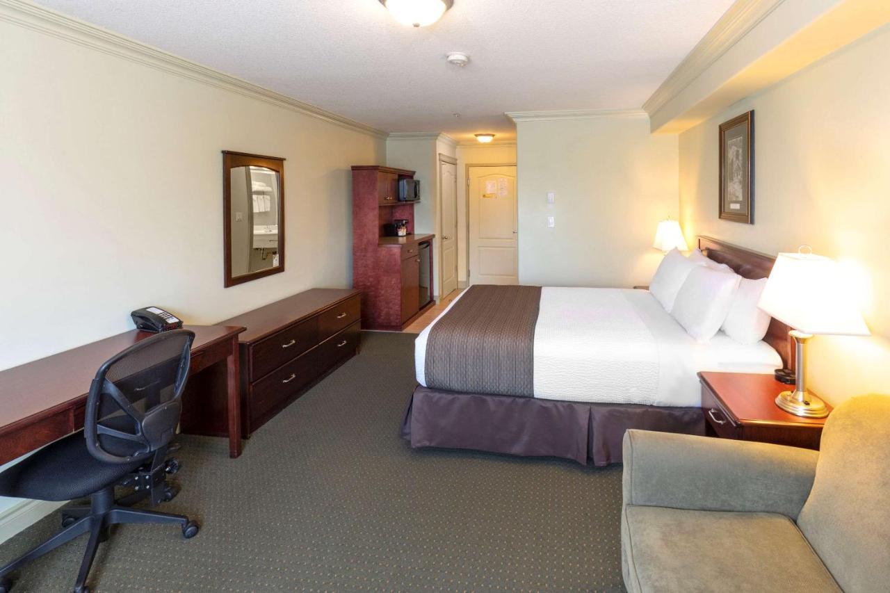 Quality Inn & Suites Whitecourt Exterior foto