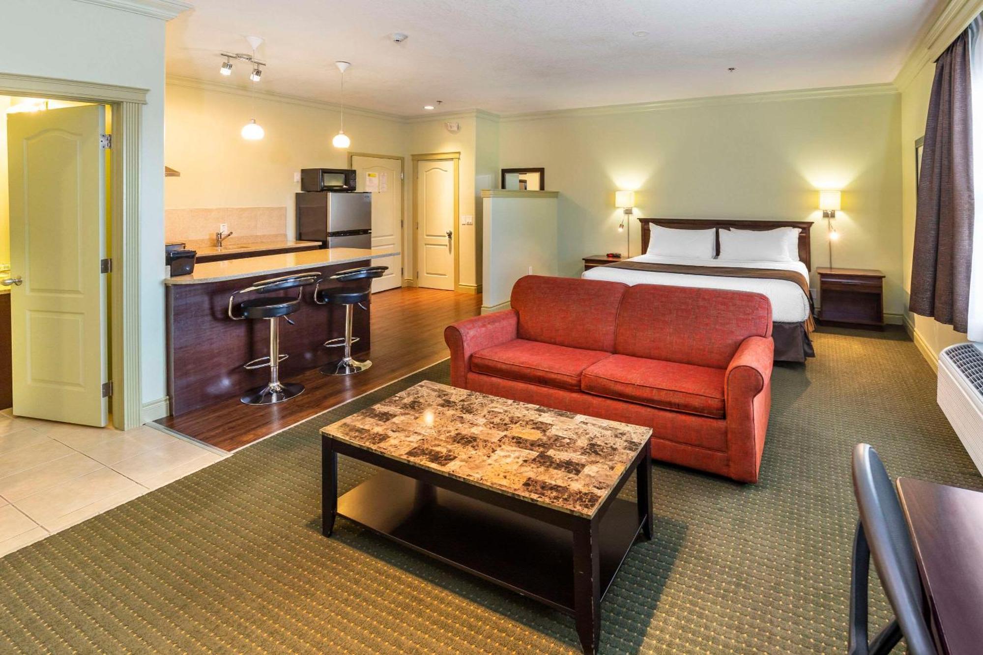 Quality Inn & Suites Whitecourt Exterior foto
